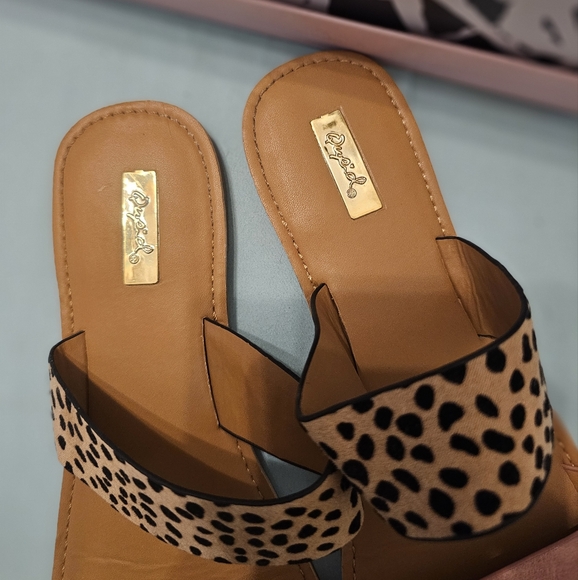 Sandals - Picture 3 of 5